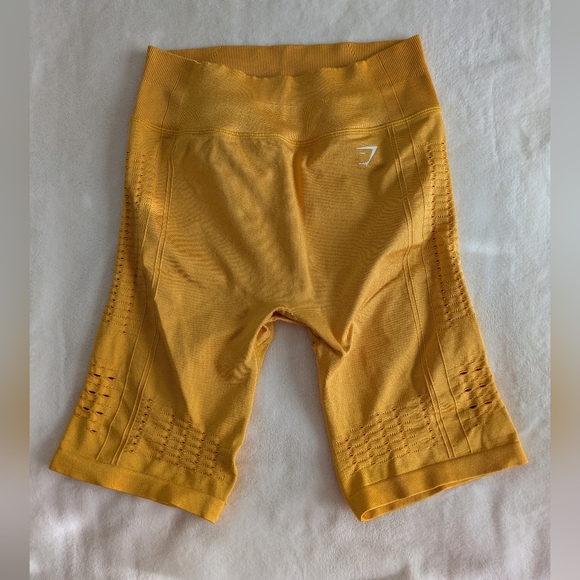 Gymshark Glow Seamless Shorts - Picture 2 of 3